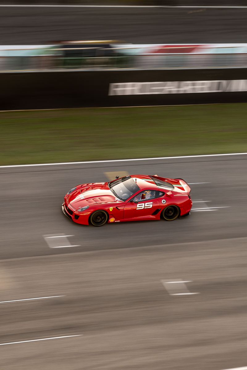 foto-sportiva-ferrari-pista-mugello